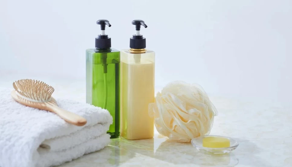 Is Rosemary Oil Effective When Combined with Shampoo?