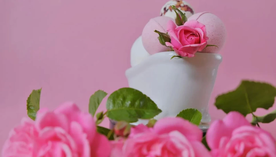 Glow Naturally: Skincare Benefits of Rose Extract