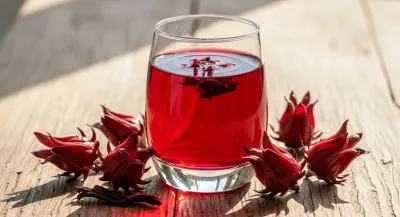 Hibiskus Ekstraktı: O Kıpkırmızı Rengin Sırrı