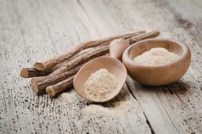 Hassas ve Problemli Ciltler İçin Meyan Kökü Hidrosolünün Faydaları